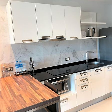 Emerald Terrace Apartments By Lofty Patong Екстериор снимка