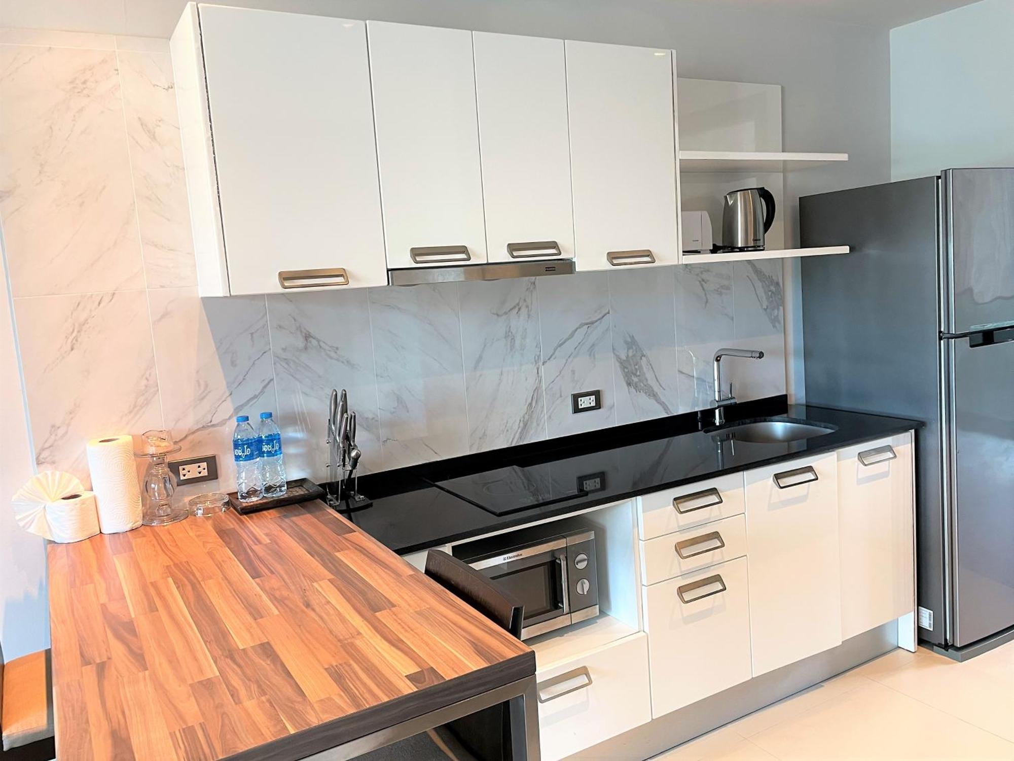Emerald Terrace Apartments By Lofty Patong Екстериор снимка