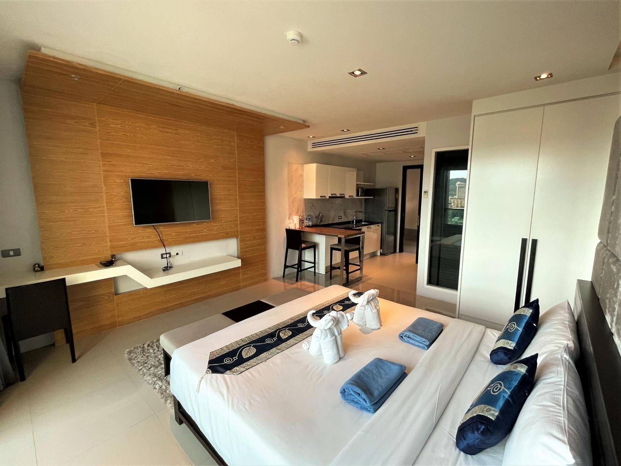 Emerald Terrace Apartments By Lofty Patong Екстериор снимка
