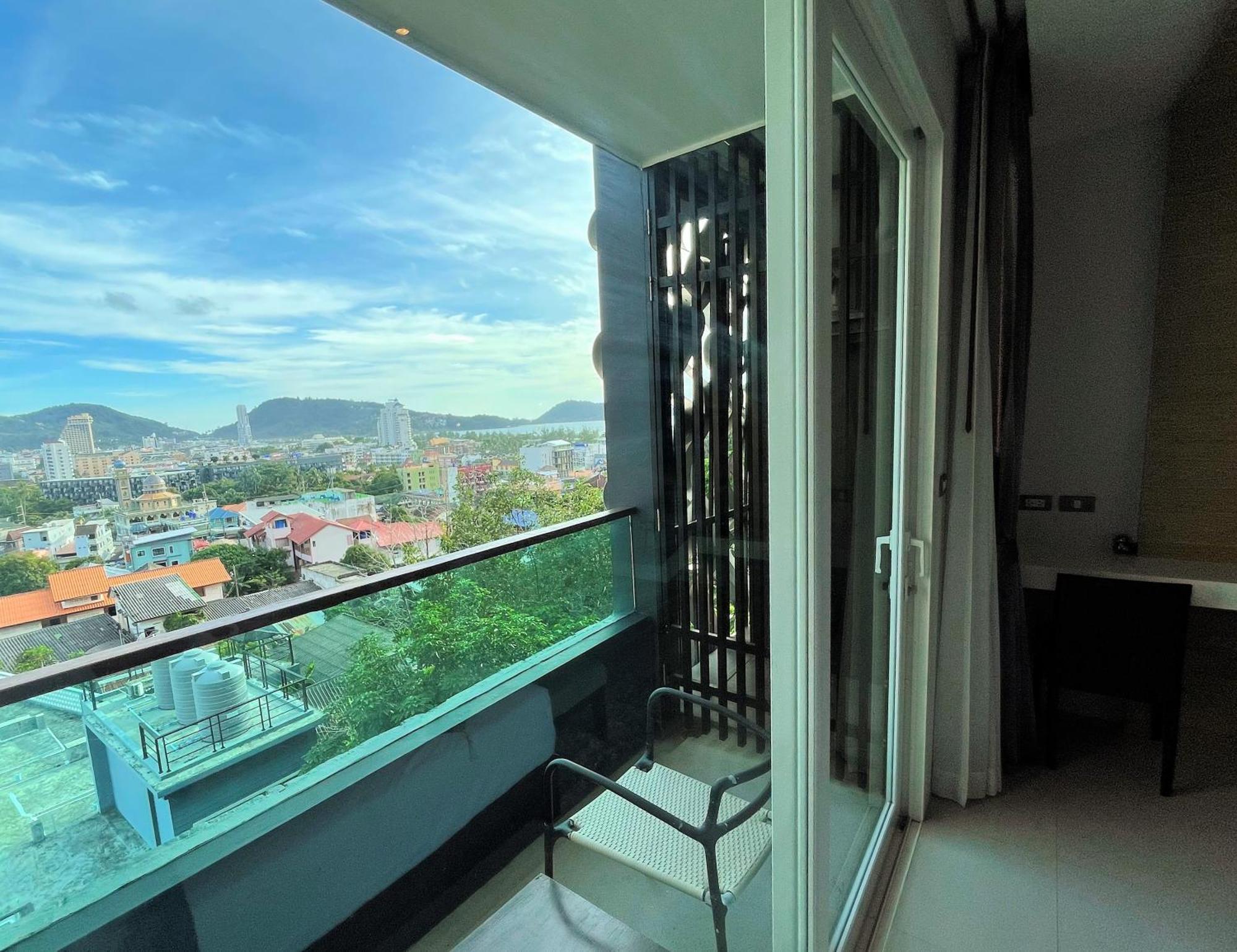 Emerald Terrace Apartments By Lofty Patong Екстериор снимка