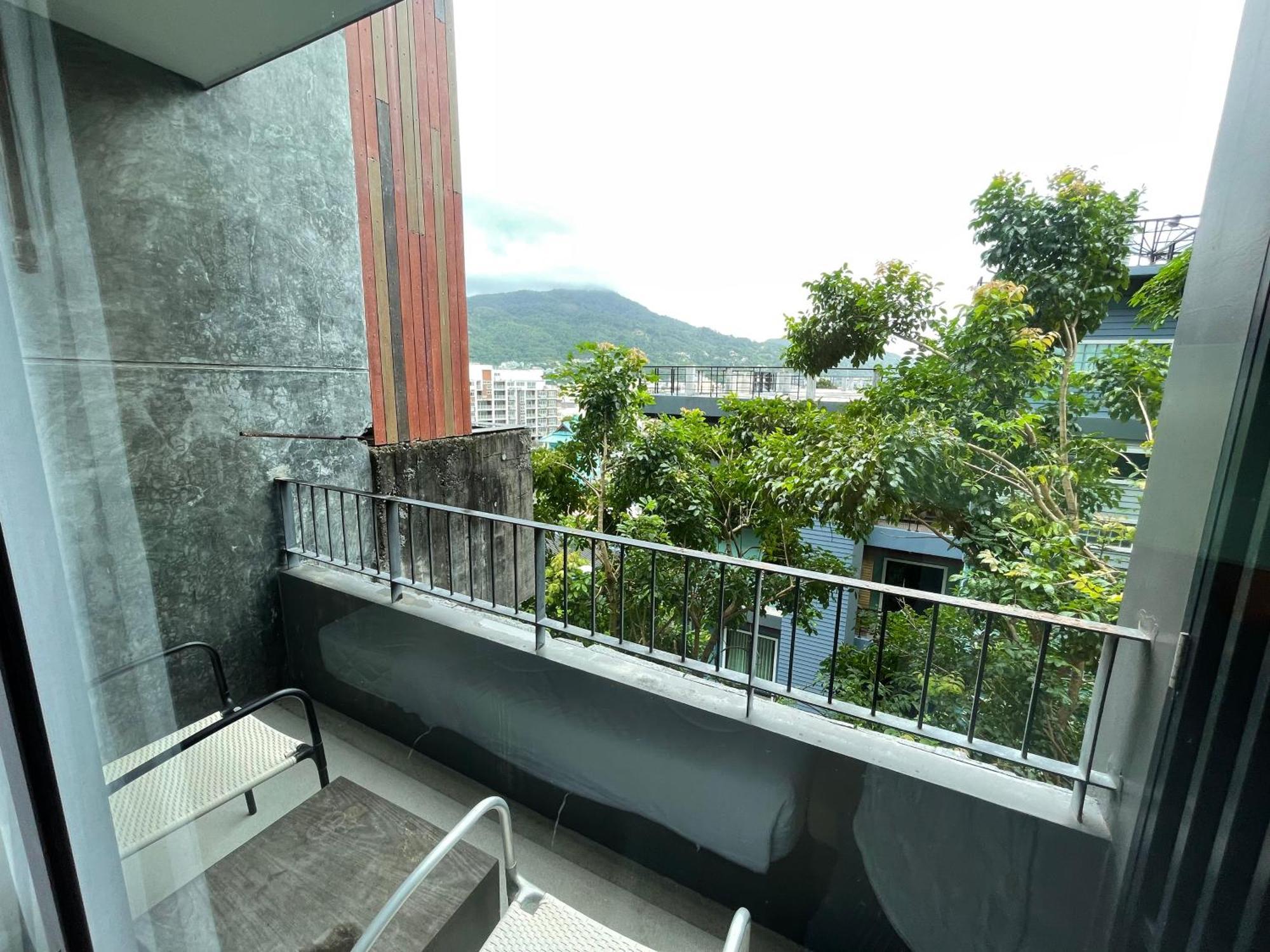 Emerald Terrace Apartments By Lofty Patong Екстериор снимка