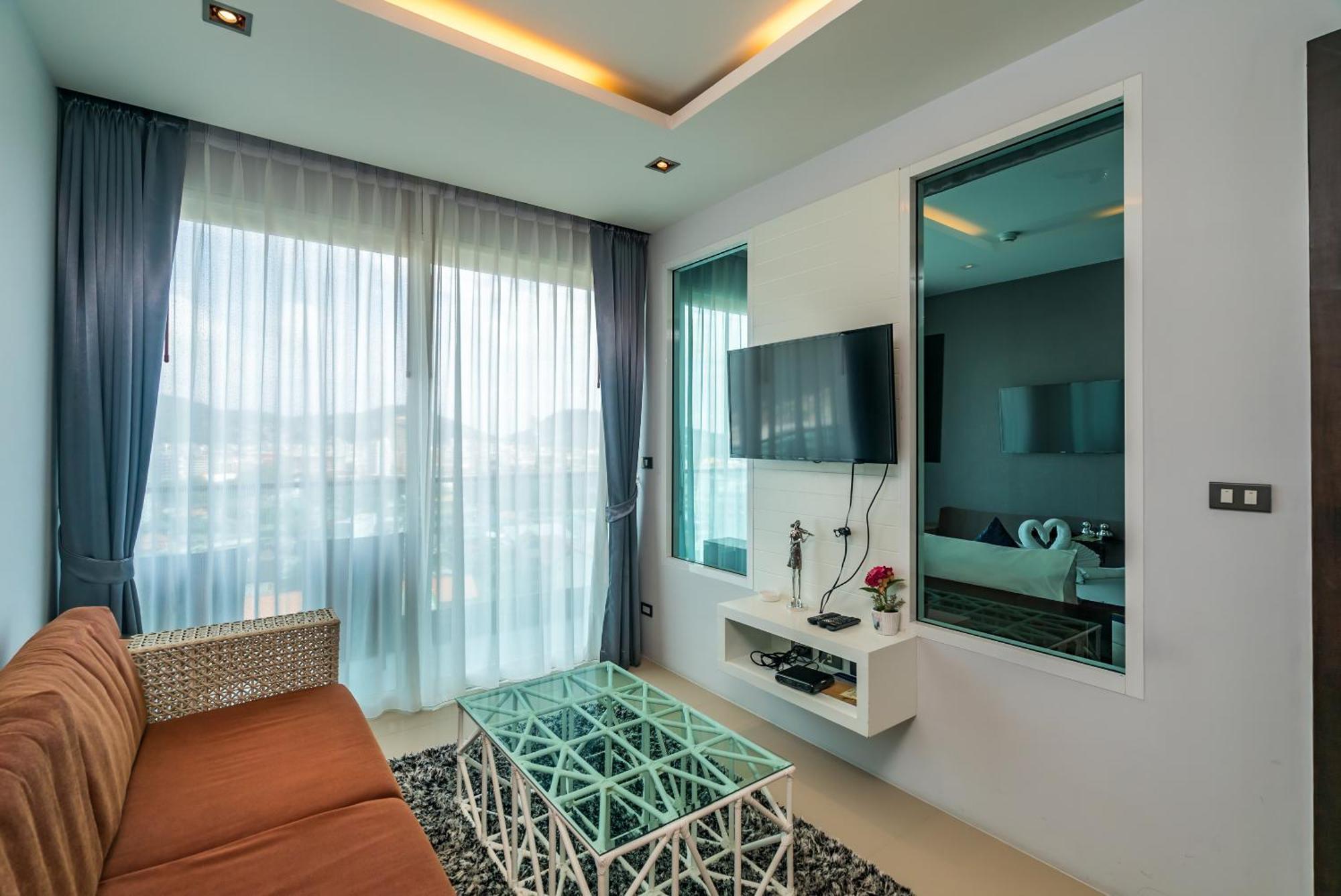 Emerald Terrace Apartments By Lofty Patong Екстериор снимка